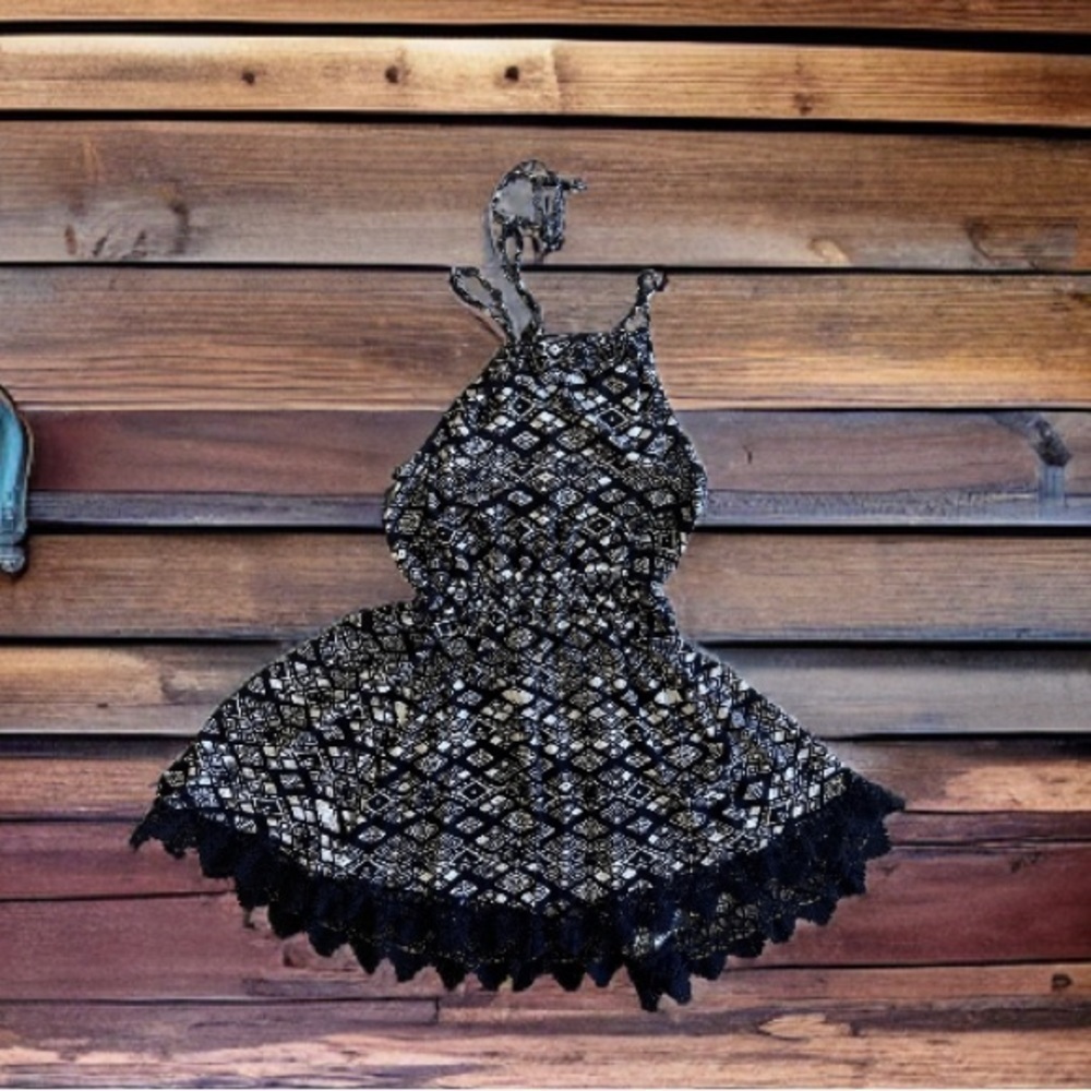 Ecote Halter Dress Womens Size XS Black White Lace Lined Stretch Fit & Flare